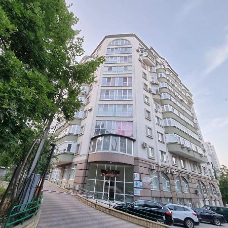 Elegance Apartment Chisinau Center Close To Stefan Cel Mare Kültér fotó