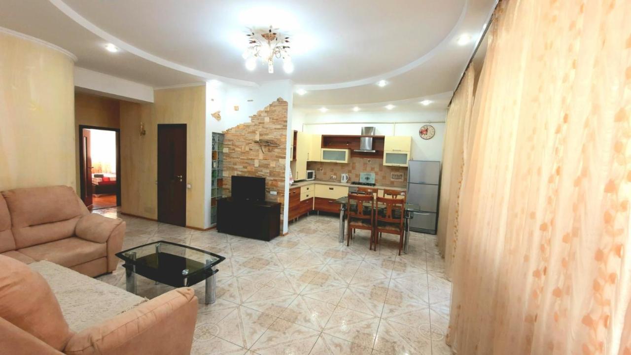 Elegance Apartment Chisinau Center Close To Stefan Cel Mare Kültér fotó