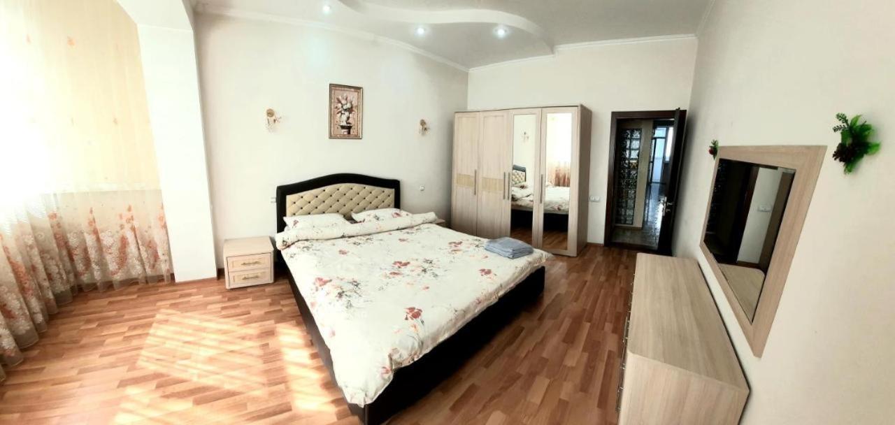 Elegance Apartment Chisinau Center Close To Stefan Cel Mare Kültér fotó